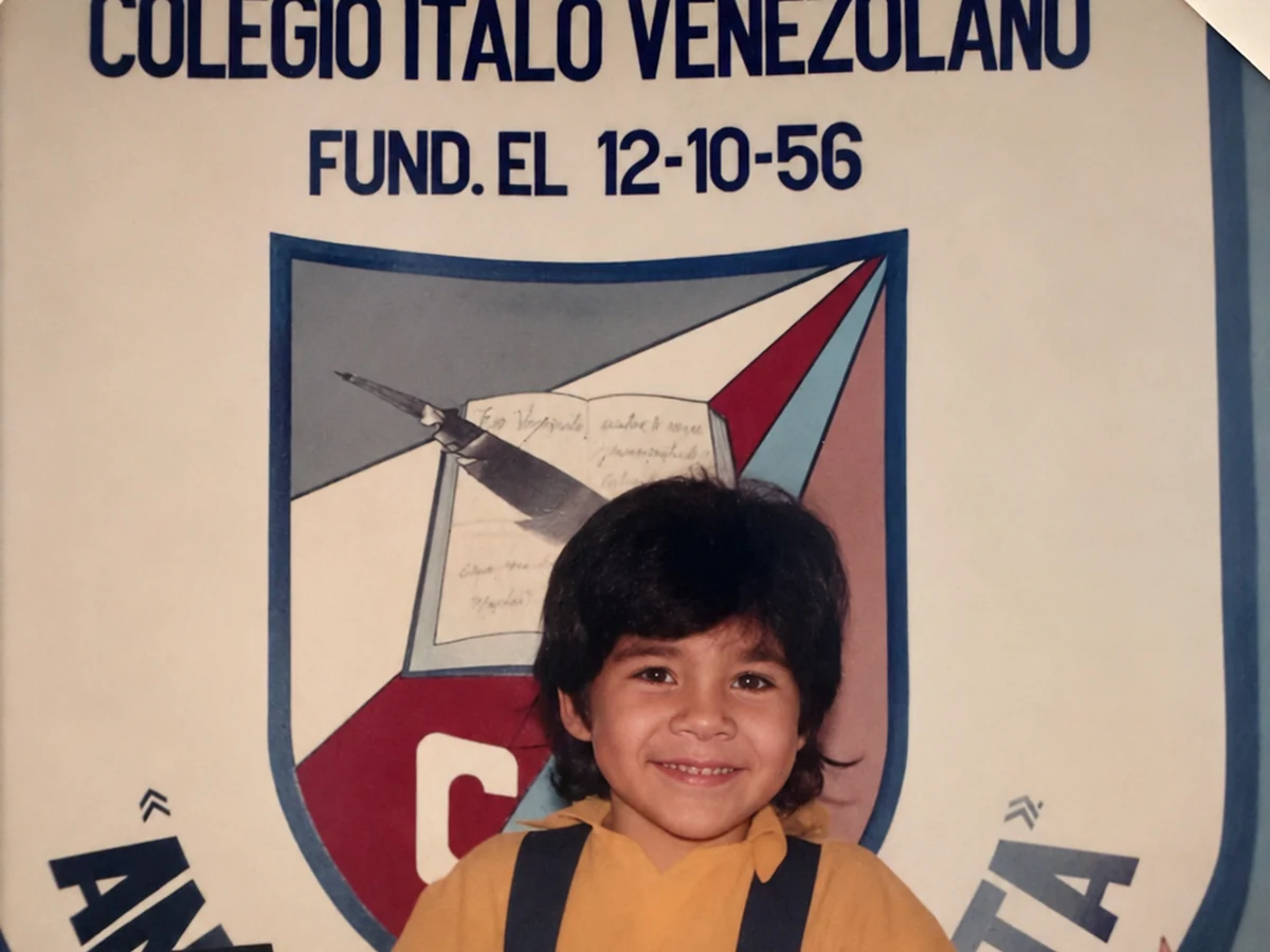 Paola Branda de niña en una escuela venezolana